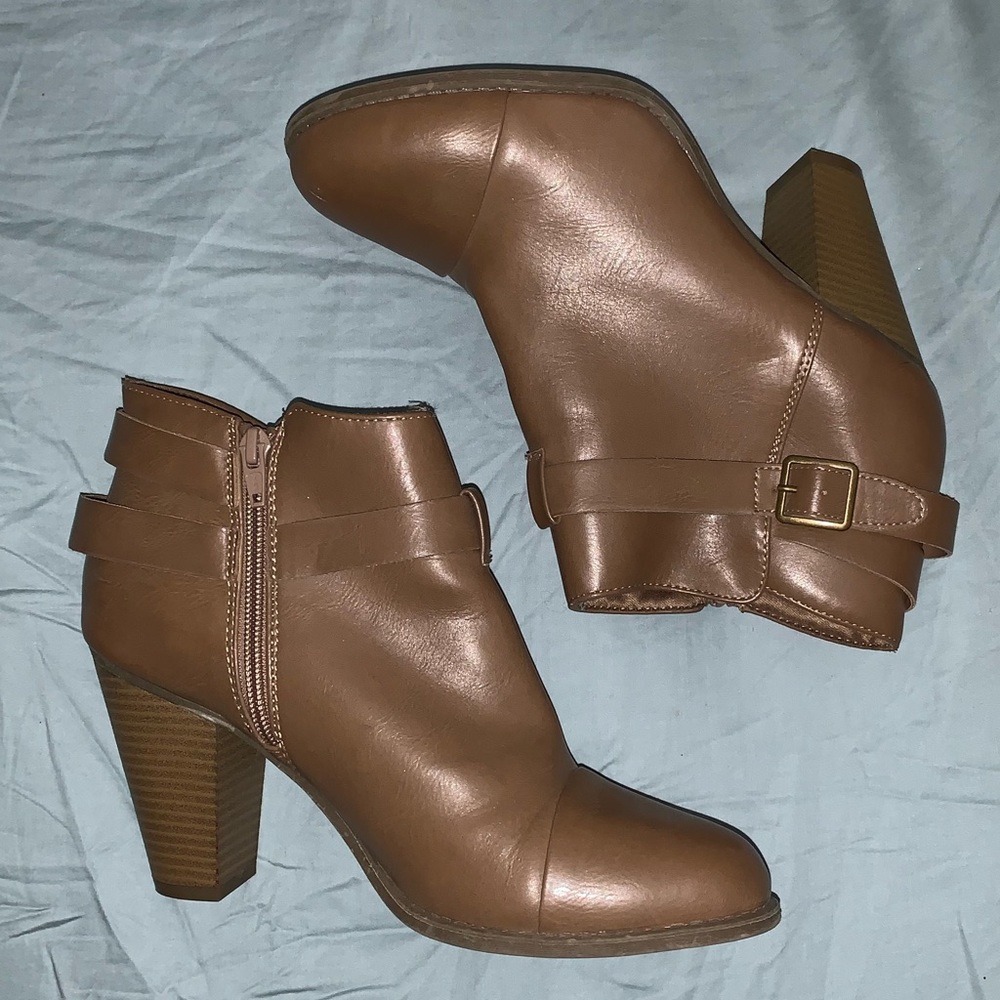 LC Lauren Conrad leather heeled boots